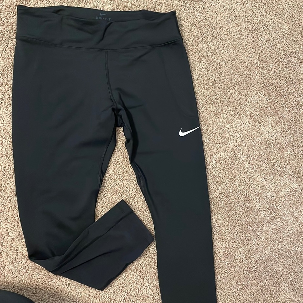 Black legging. Nike.